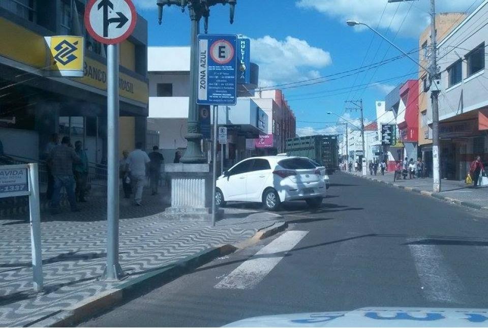 Polícia prende homem se masturbando no centro de Ibaiti