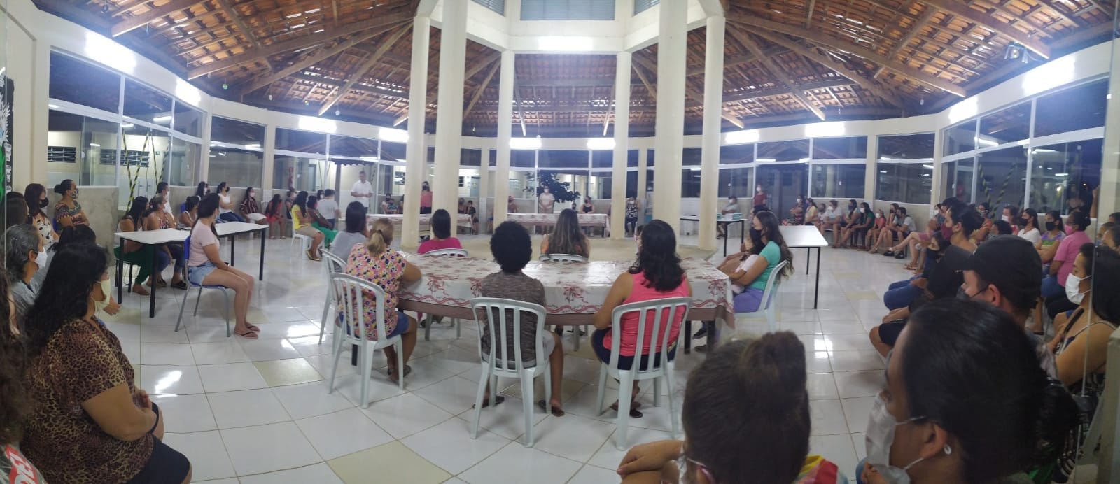 Prefeitura de Jaboti entrega apostilas do sistema Maxi aos alunos da rede municipal