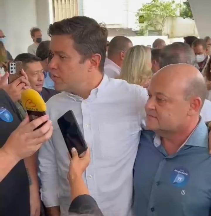 Prefeito de Pinhalão se filia ao PP em evento do partido em Curitiba