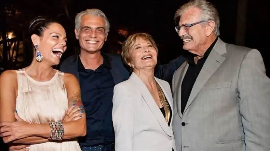 Tarcísio Filho sobre Glória Menezes viúva: ‘Assistência a toda hora’