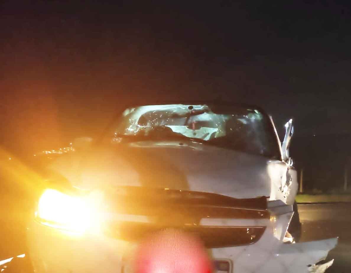 Colisão entre carros deixa mulher em estado grave em Pinhalão