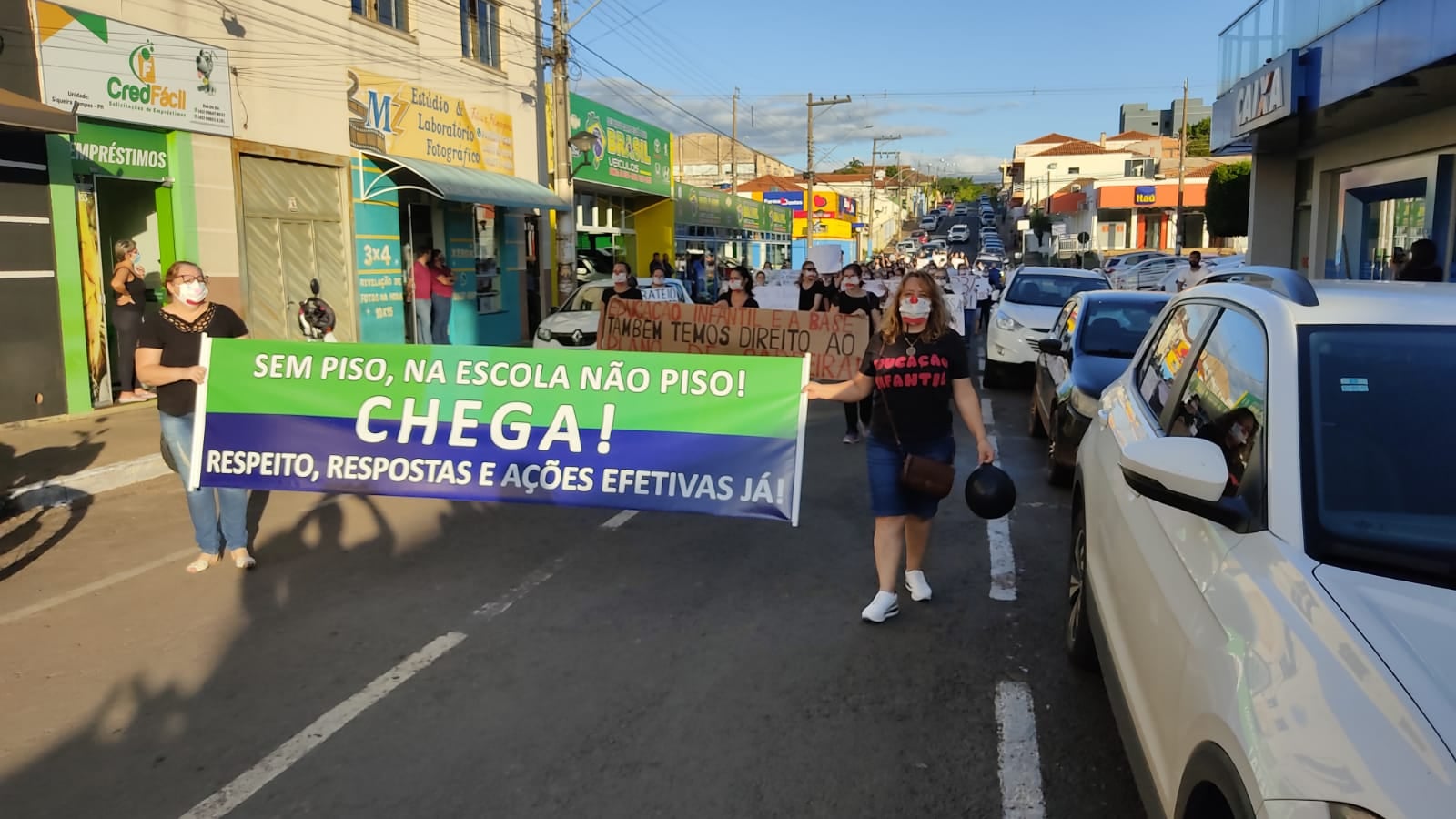 Prefeitura de Siqueira Campos se pronuncia sobre reajuste no piso dos professores