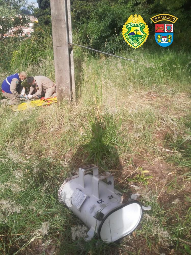 Suspeito fica em estado grave após cair de poste ao tentar furtar transformador