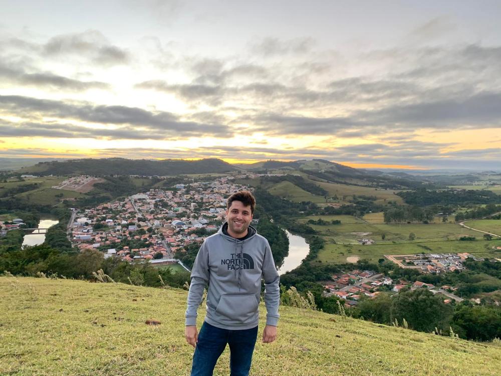 Hoje tem Flávio Zanrosso no Conversa com Chimarrão