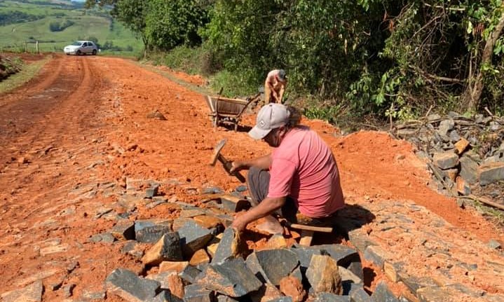 Joaquim Távora inicia pavimentação dos bairros Chapada e Jacutinga