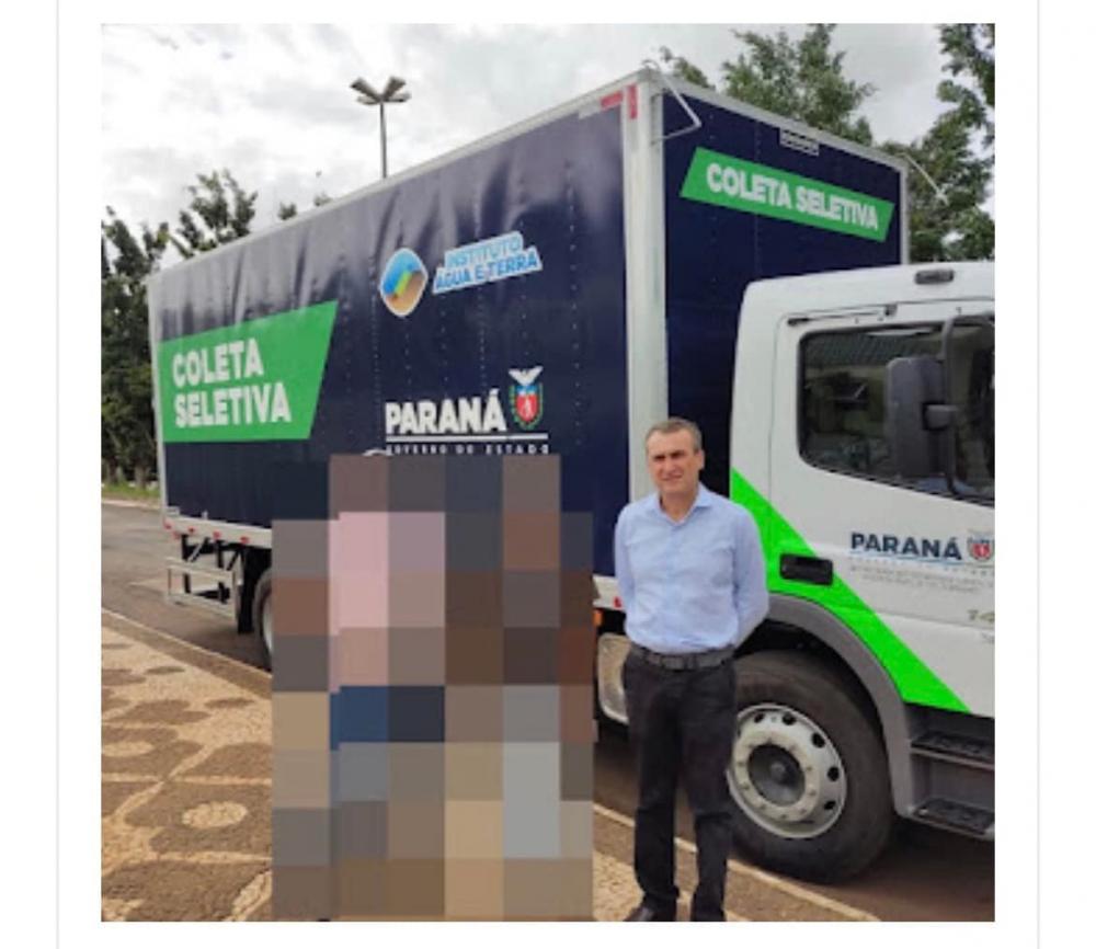 Portal de notícias de Arapoti borra imagens de vereadores em fotos da entrega de veículos