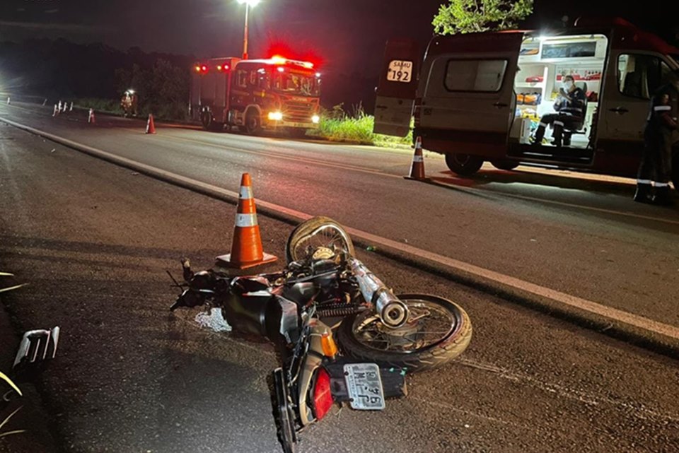 Jovem sofre queda de moto e morre em Siqueira Campos