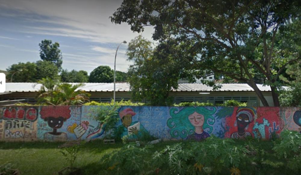 Estudante de 16 anos leva facada durante briga de escola