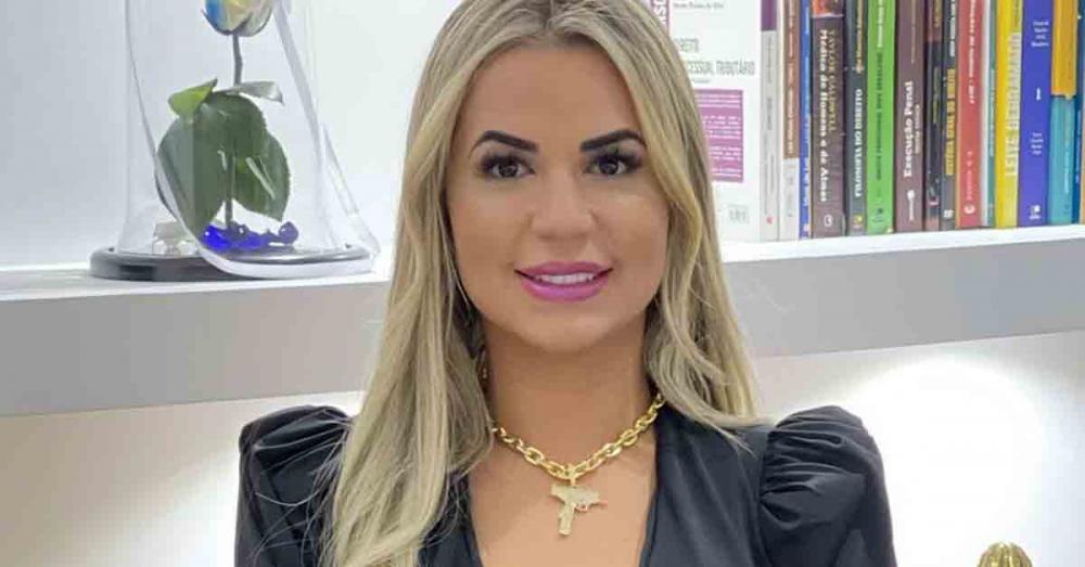 ‘Deve tá com pouca coisa para fazer’, diz Deolane Bezerra ao rebater Bolsonaro
