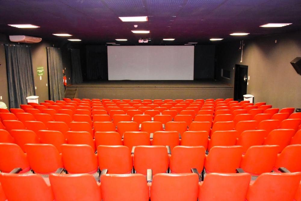 Cine Teatro Municipal Valéria Luercy volta a exibir filmes na sexta-feira