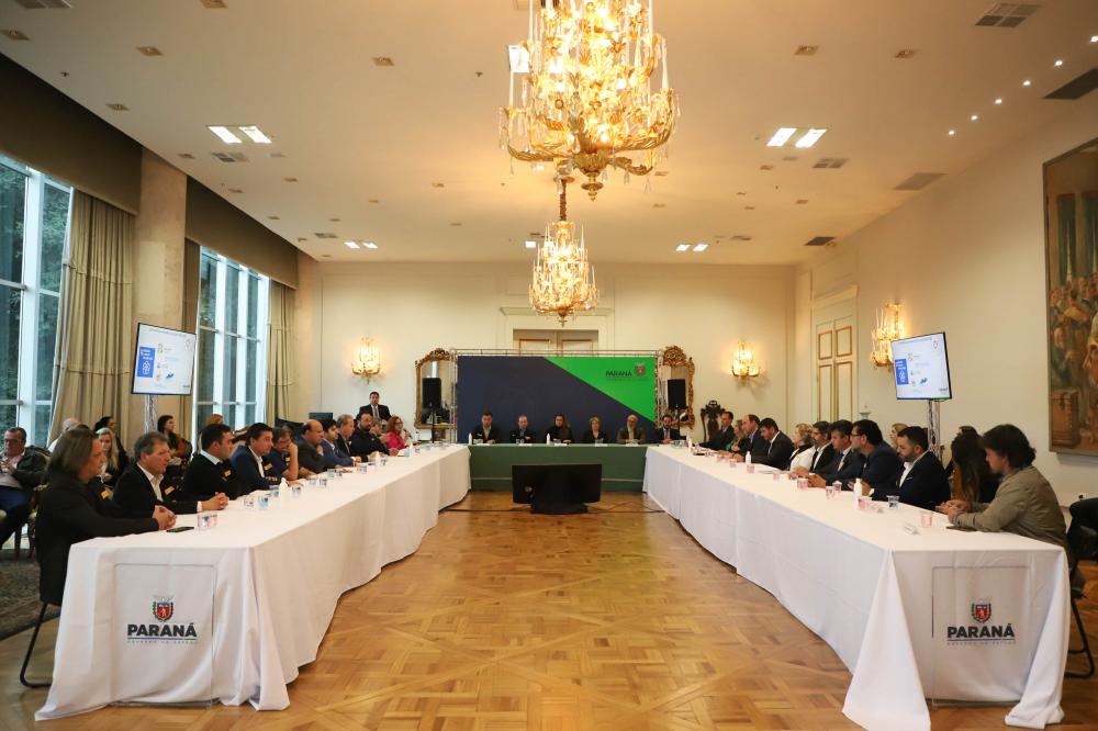 Governo apresenta aos municípios o projeto da Universidade dos Prefeitos