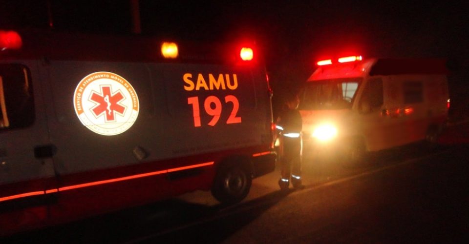 Homem é atropelado por carreta e morre na PR-092