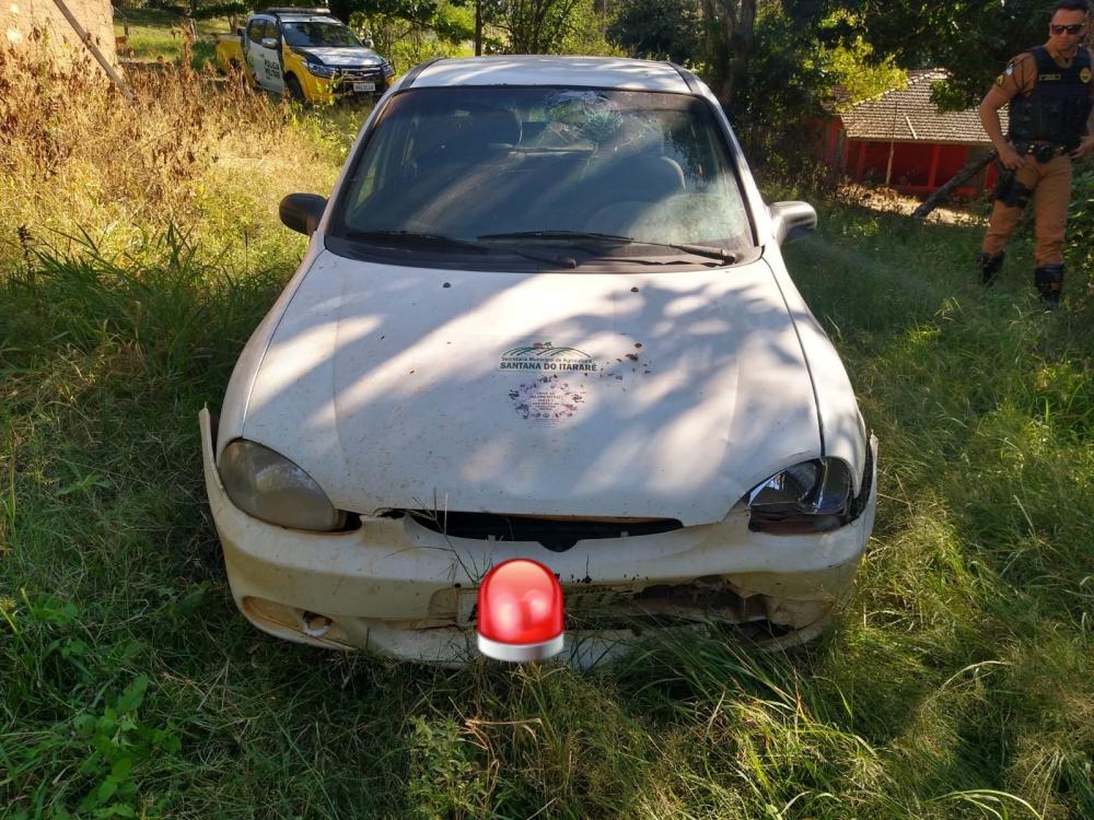 Adolescente de 14 anos bate carro da prefeitura de Santana do Itararé