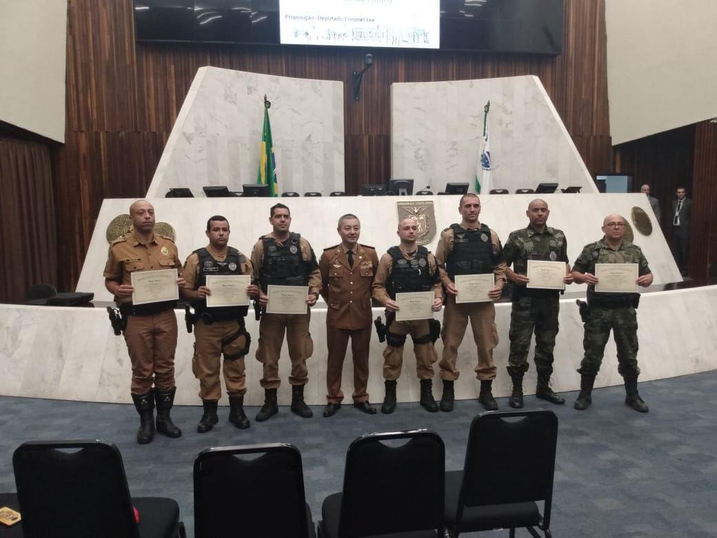Policiais Militares de Jacarezinho recebem menção honrosa na ALEP