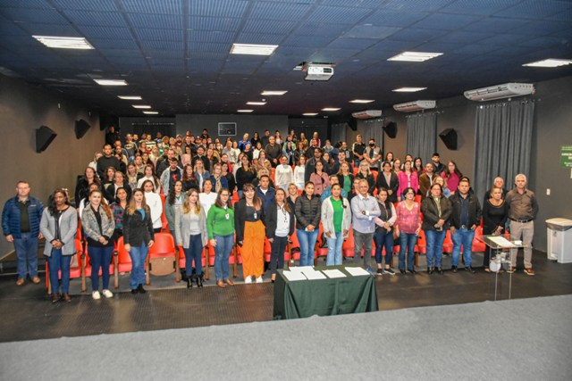 Jaguariaíva realiza cerimônia de posse para servidores aprovados em concurso público