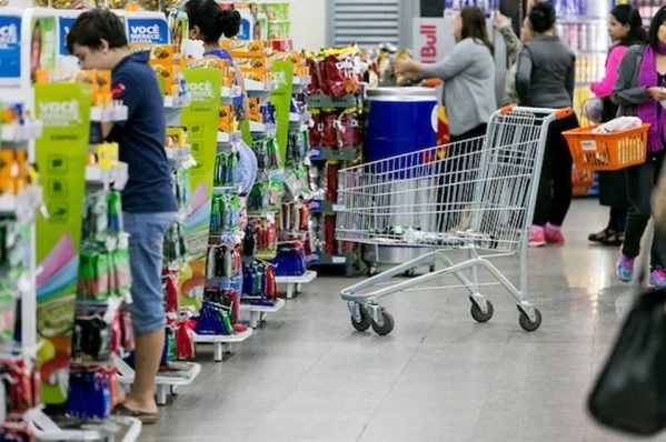 Para conter inflação, governo zera imposto de importação de alimentos