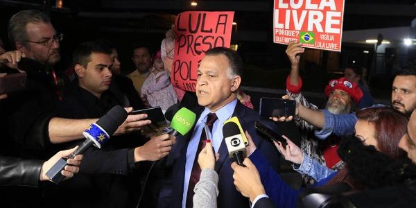 STF suspende transferência de Lula para presídio em São Paulo