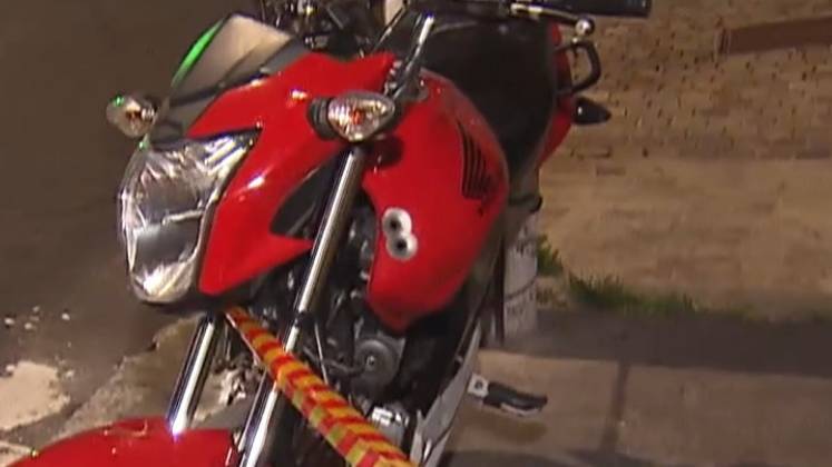 Motociclista é vítima de tentativa de homicídio e leva tiro na perna