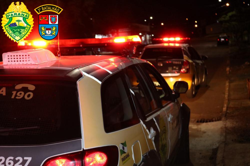 Suspeito é preso após apontar 38 para viatura policial e cair da moto durante a fuga