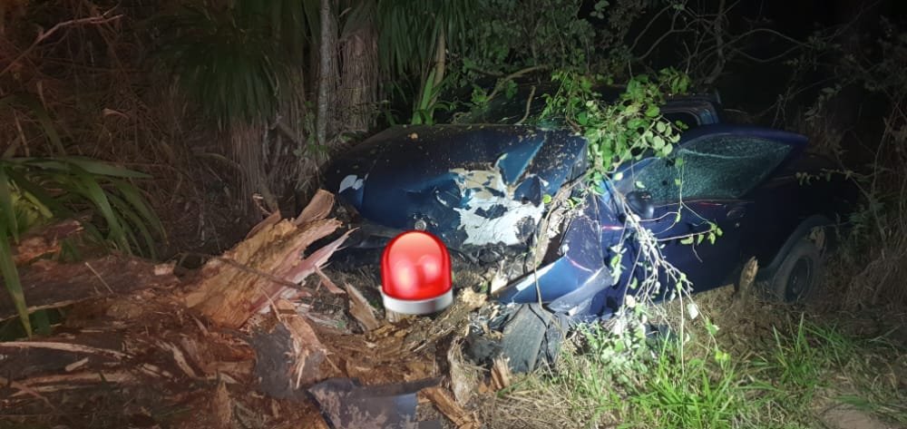 Motorista fica ferido em acidente entre Joaquim Távora e Carlópolis