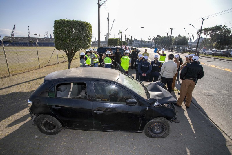 Portos do Paraná promove blitz educativa alinhada com o Movimento Maio Amarelo