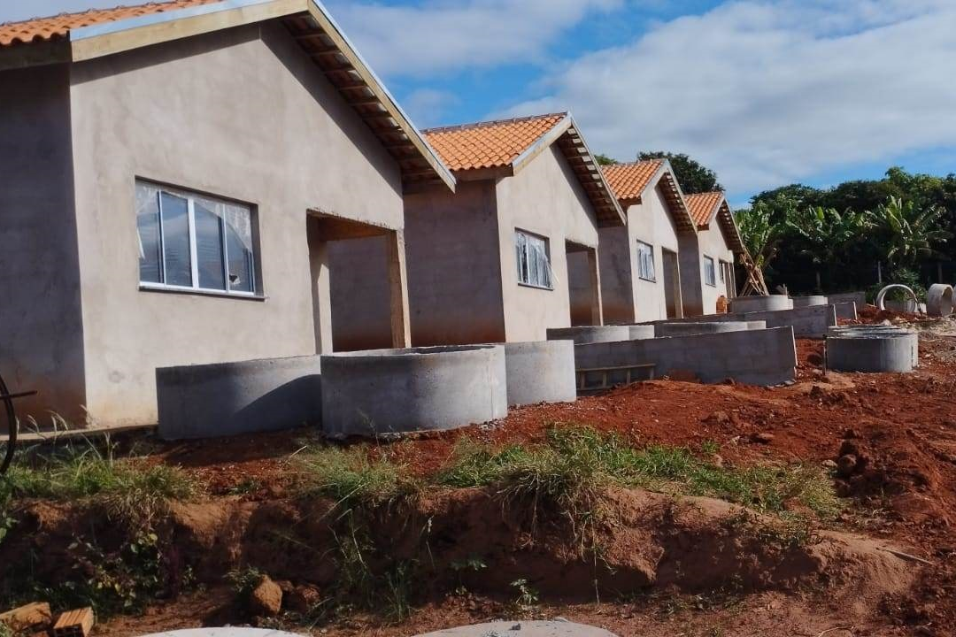 Com obras adiantadas, Cohapar iniciará a venda de 23 casas em Jundiaí do Sul