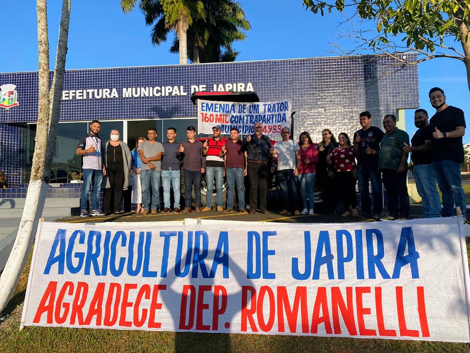 Japira recebe trator para compor frota do setor de Agricultura 