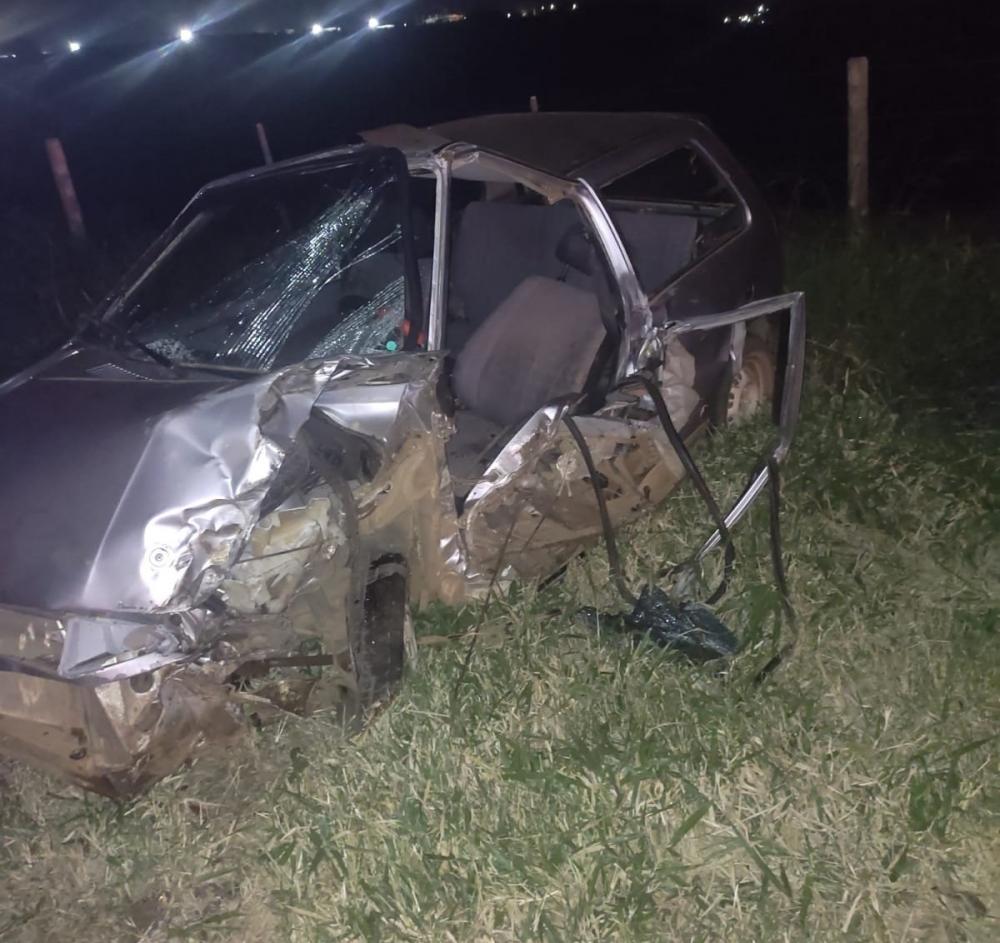 Funcionário da prefeitura de Joaquim Távora morre em acidente entre carro e carreta