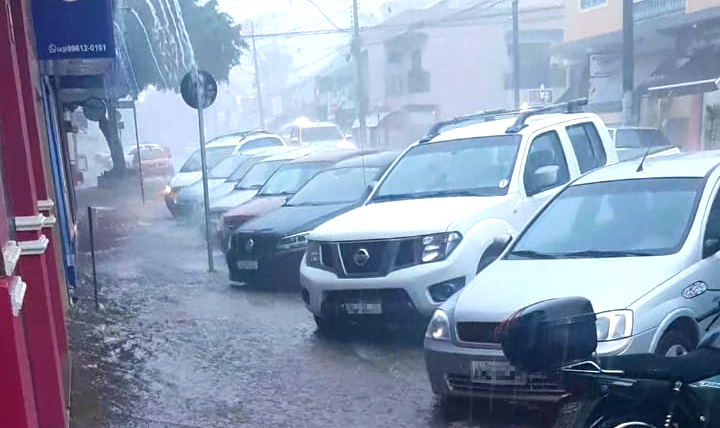 Fortes chuvas deixam estragos pelo município de Wenceslau Braz