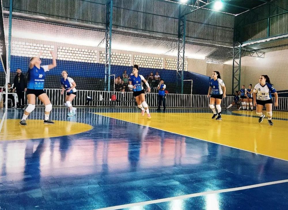 Pinhalão concluí reforma do Ginásio de Esporte e sedia jogo da Liga Norte Paranaense de Voleibol