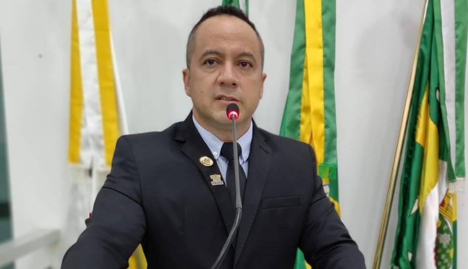 Renan de Oliveira entrevista vereador Luciano Vavá de Arapoti no programa Conversa com Chimarrão