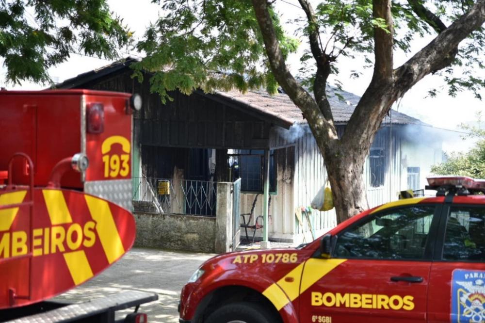 Homem morre carbonizado em incêndio no Norte Pioneiro