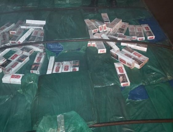 Polícia Rodoviária apreende carreta com cigarros do Paraguai em Carlópolis 