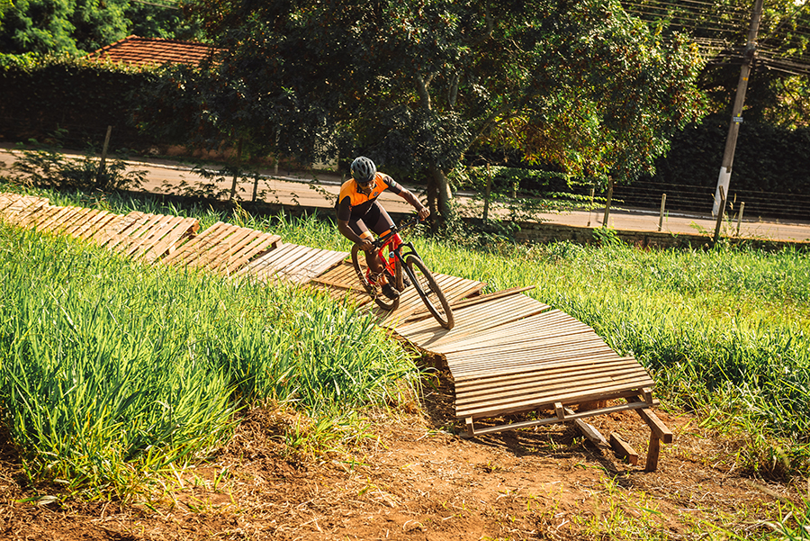 Projeto fomenta prática esportiva no Parque Universitário da UENP