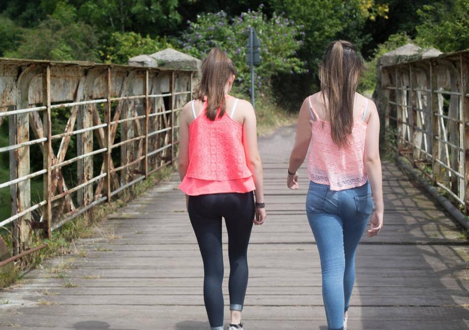 Mente de criança e corpo de mulher, pais devem ficar atentos ao amadurecimento precoce