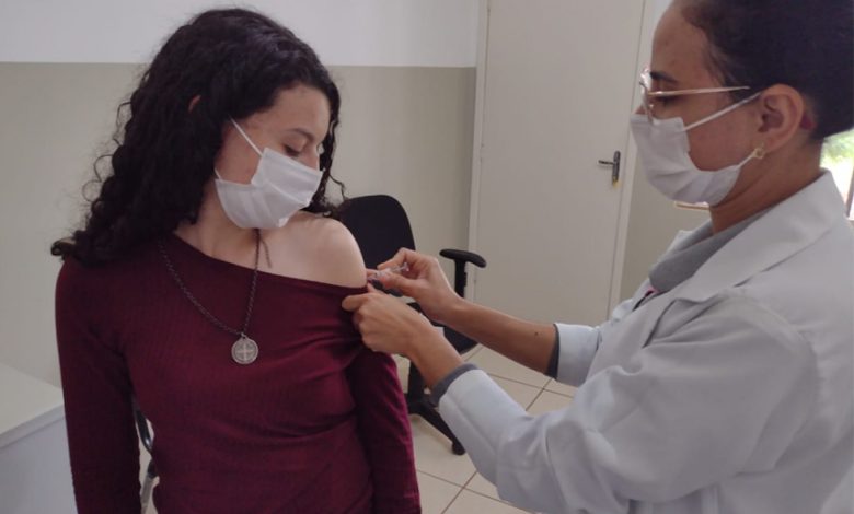 Clínica de Enfermagem da UENP realiza campanha de vacinação antirrábica