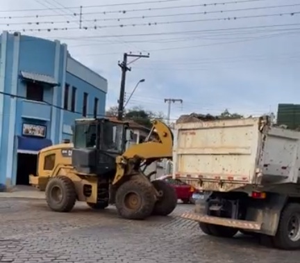 Mais três ruas do Centro serão pavimentadas em Tomazina