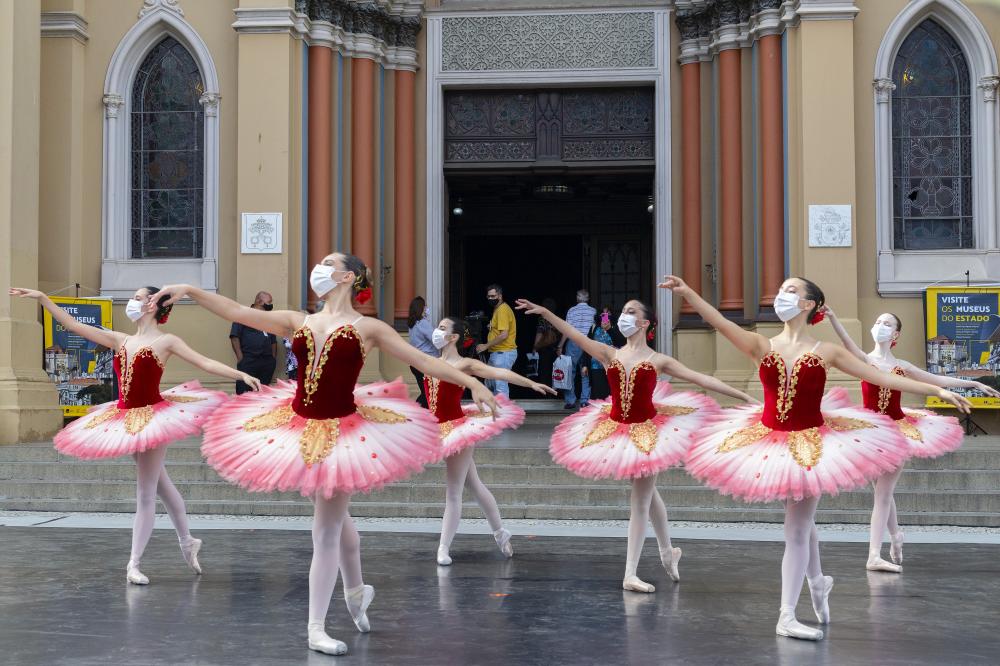 Descentralização leva arte e cultura para cidades do interior do estado 
