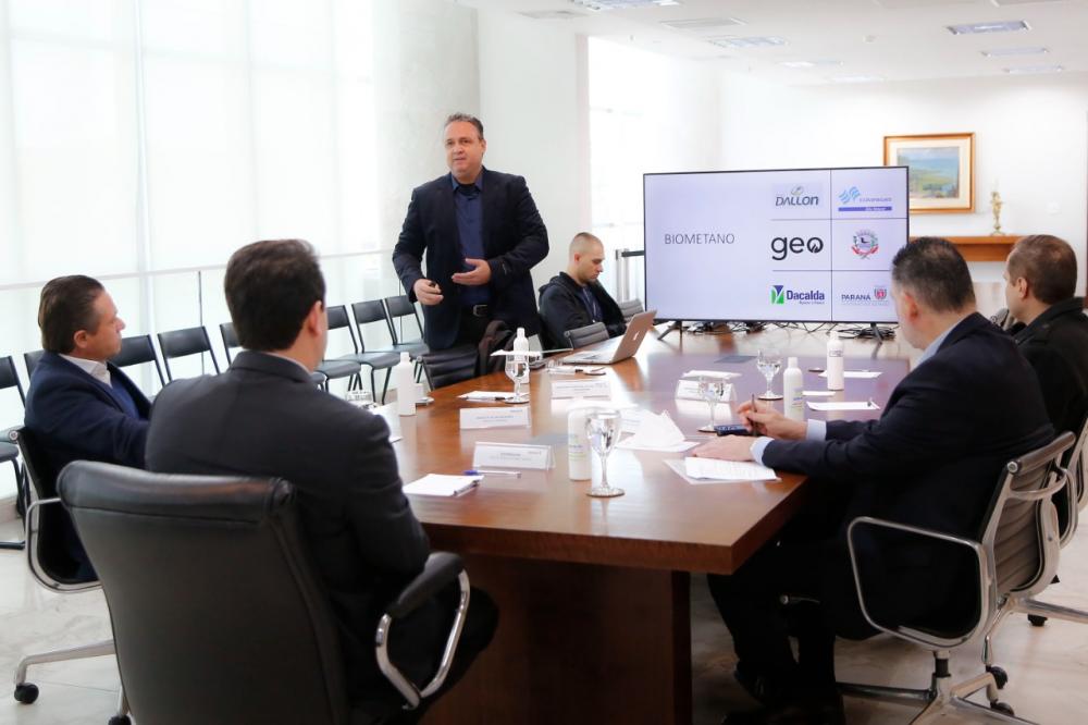 Ratinho libera R$ 90 mil em benefícios para usina de Jacarezinho