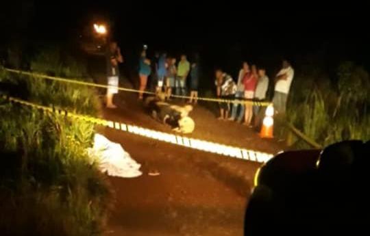 Adolescente é morta com tiro no peito, irmão também é atingido