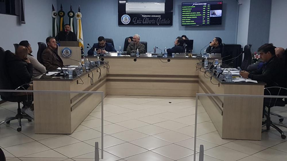 Secretário de Obras de Wenceslau Braz mostra trabalhos da pasta na Câmara de Vereadores