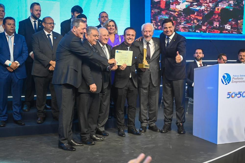 Prefeito do Norte Pioneiro é vencedor de prêmio nacional do Sebrae