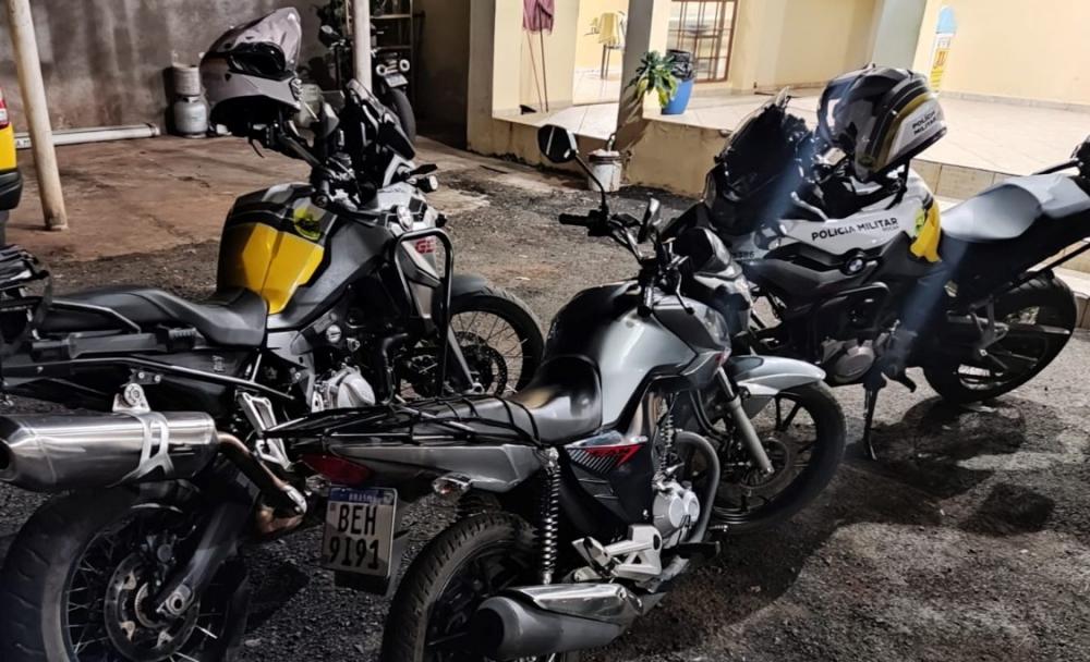 PM apreende moto clonada em Santo Antônio da Platina 