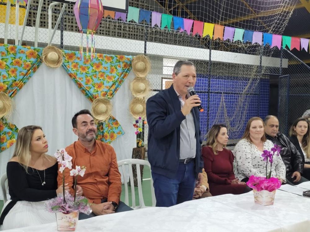 Prefeitura de Siqueira Campos realiza investimentos em Educação 