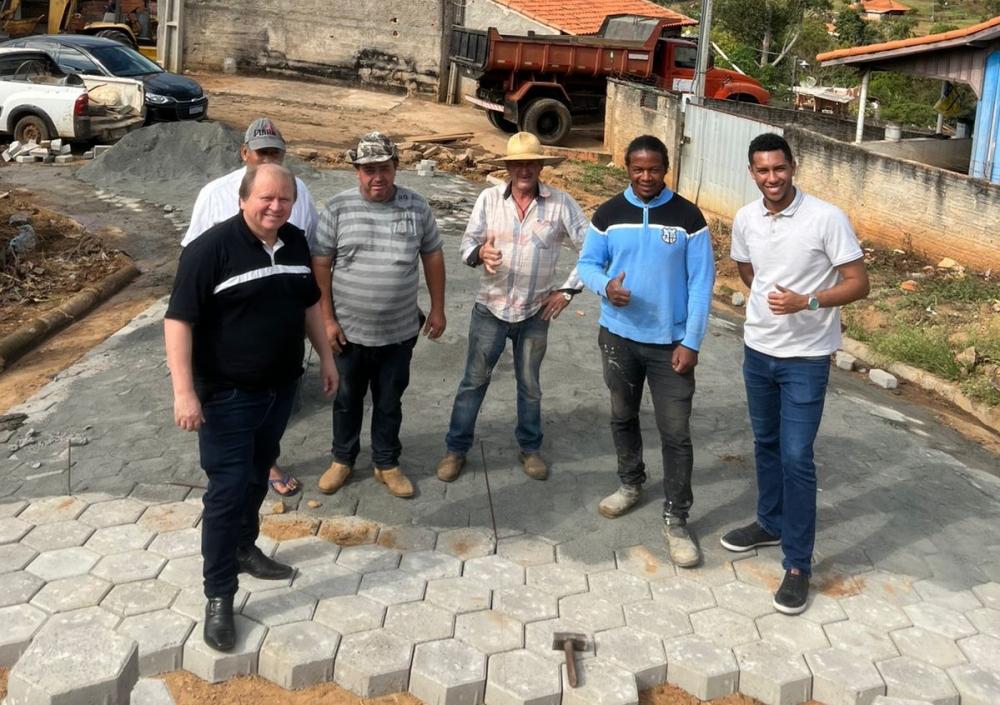 Prefeitura de Salto do Itararé realiza obras de pavimentação nos bairros Vila Nova e Vila Alta