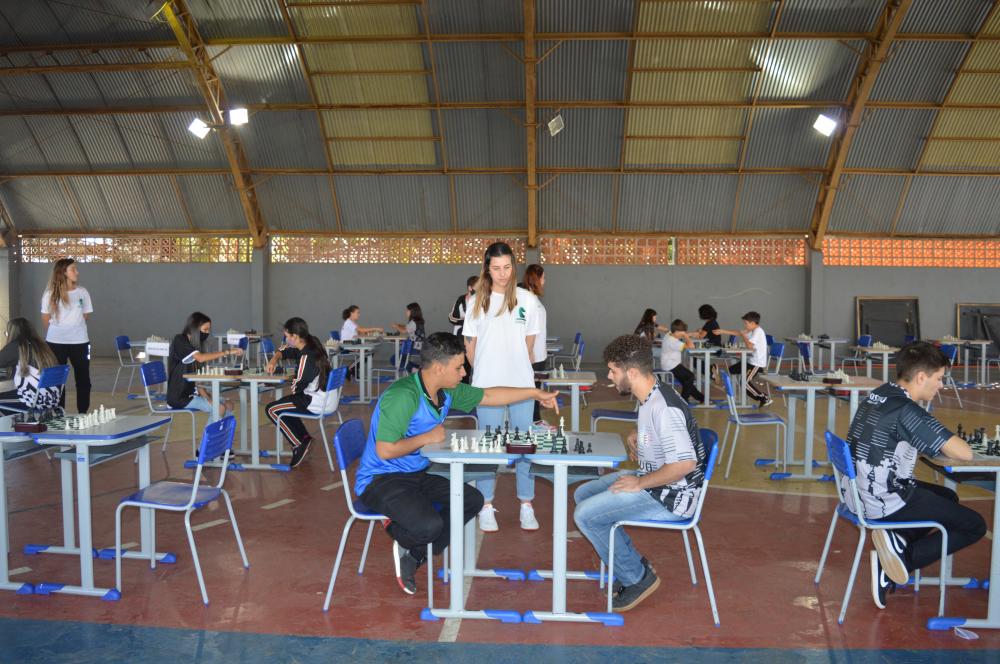 Equipes do NRE Wenceslau Braz participam do JEPS em Apucarana