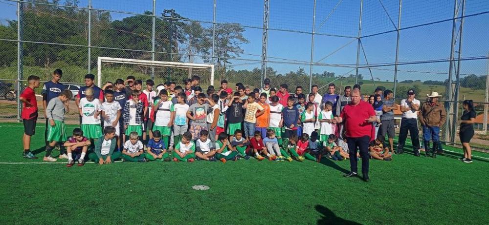 Escolinha de Futebol de Salto do Itararé atende mais de 100 crianças e adolescentes 