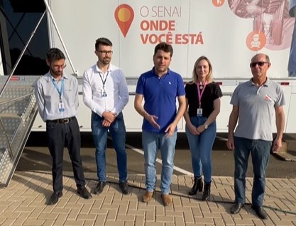 Tomazina recebe programa Carreta do Conhecimento