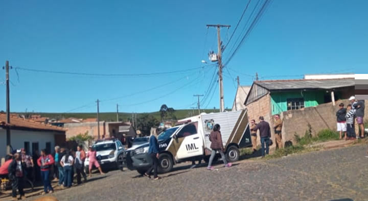 Triplo homicídio é registrado em Jaguariaíva; cachorro está entre as vítimas