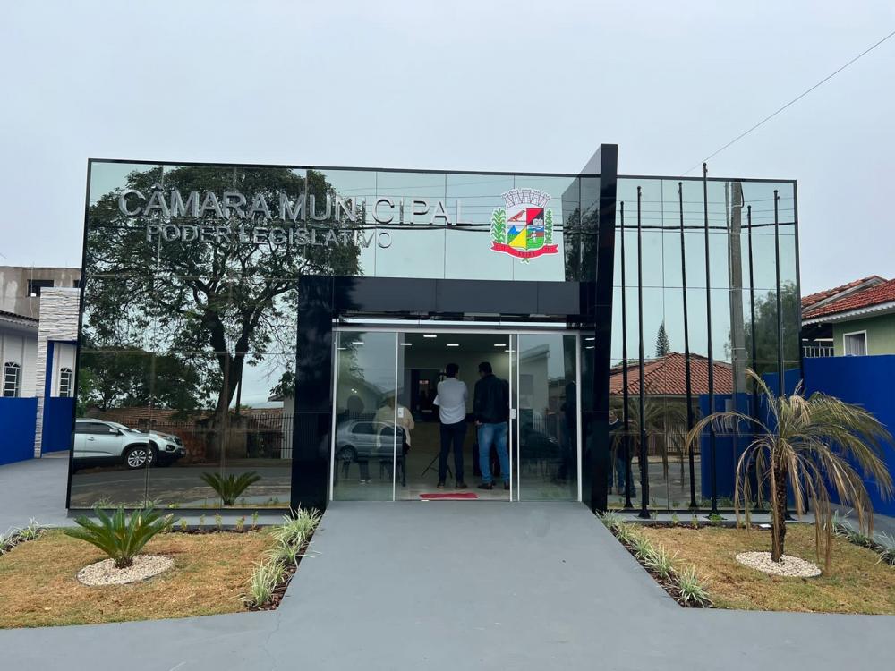 Câmara de Vereadores de Japira é reinaugurada após reforma e ampliação